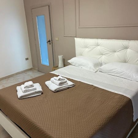 Happy Fly Hotel Naples Exterior photo